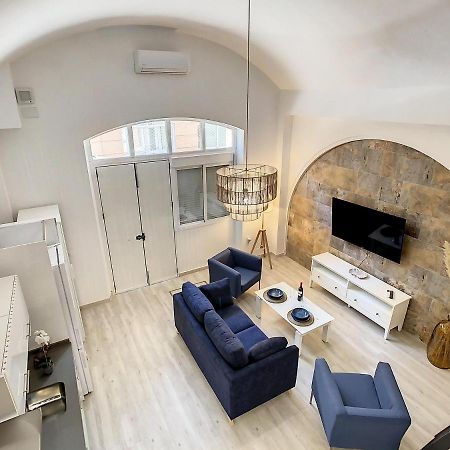 Apartcity Triana Seville Exterior photo